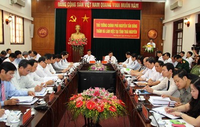 Thủ tướng Nguyễn Tấn Dũng thăm và làm việc tại tỉnh Thái Nguyên - ảnh 1